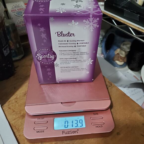 SCENTSY Bluster SNOWMAN Wax Warmer 3.5" tall - Retired Holiday - Picture 12 of 12